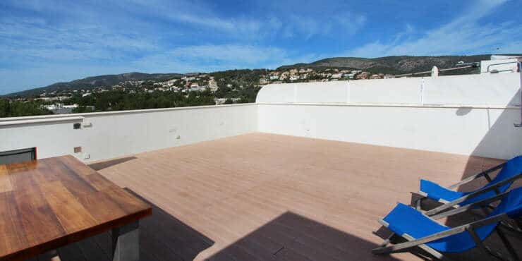 Ático de 2 dormitorios en residencial de lujo junto al campo de golf en alquiler