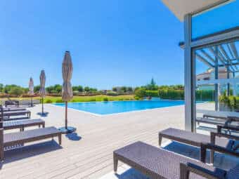 Villa exclusiva en residencia mediterránea en el campo de golf