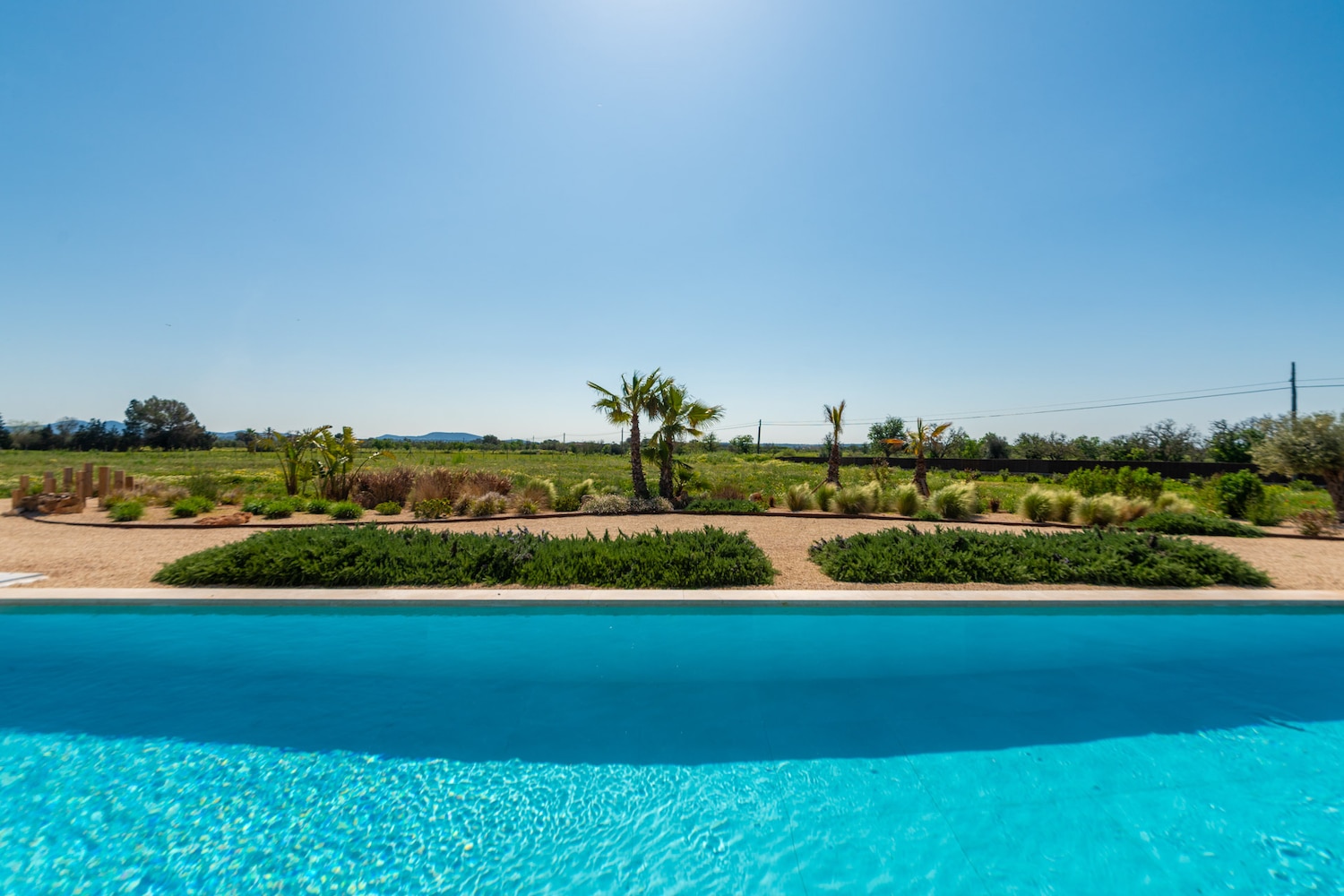 Piscina con vistas lejanas