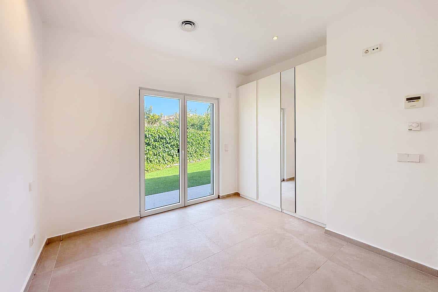 26724-villa-near-beach-g