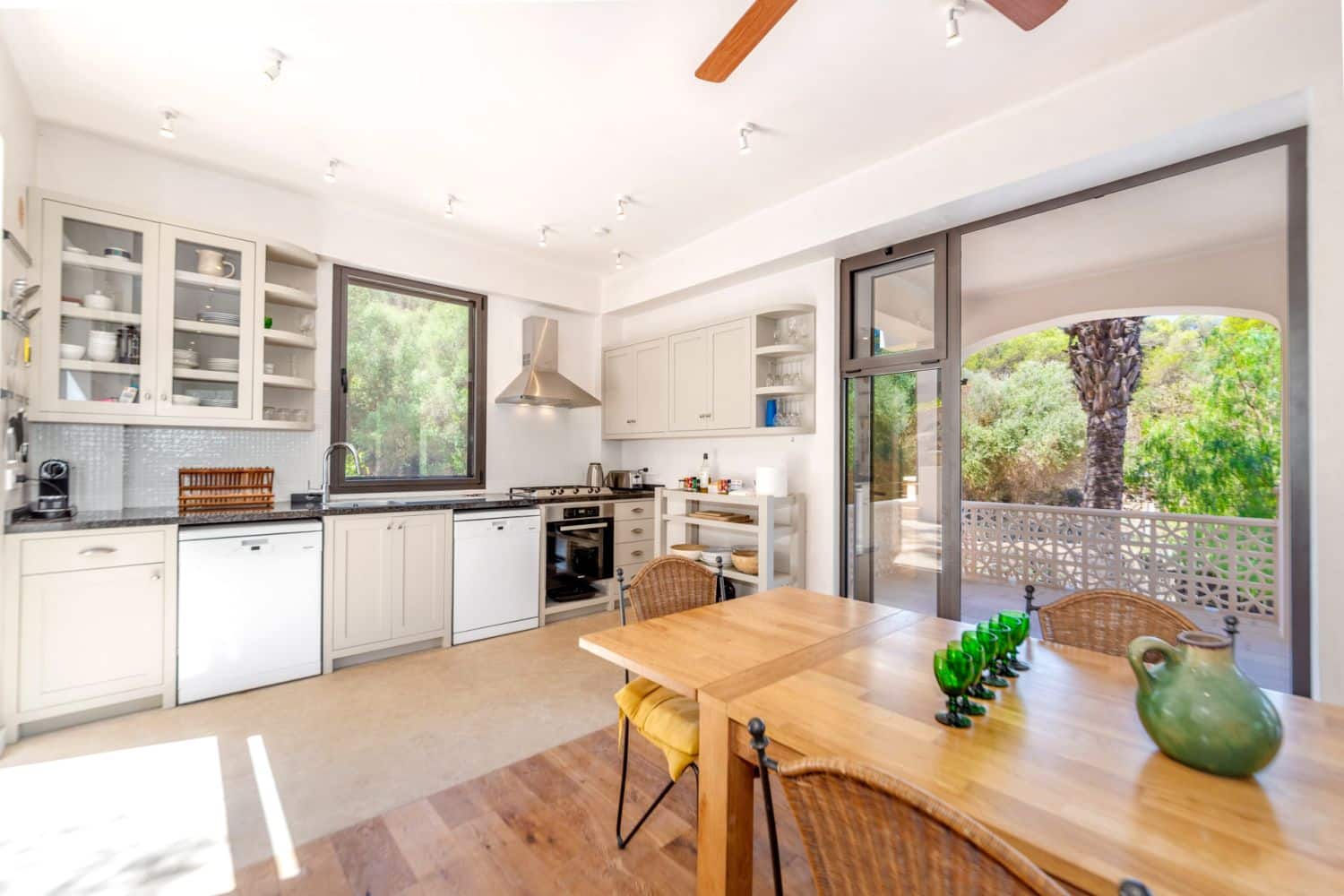 Cocina y comedor