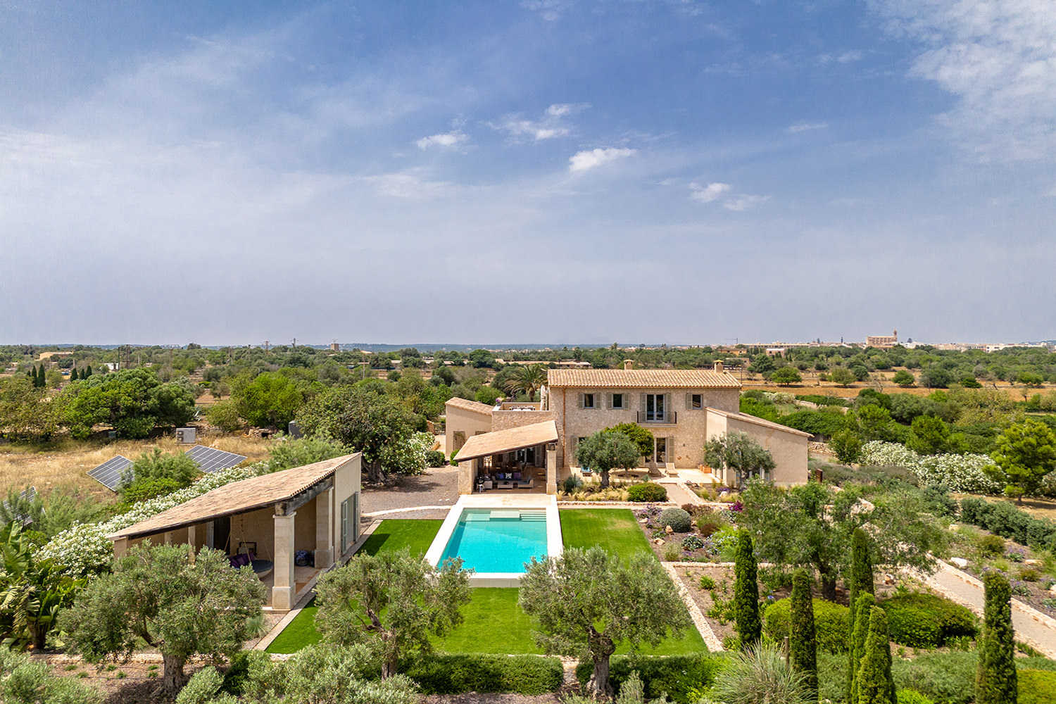 Finca con piscina y casa de invitados