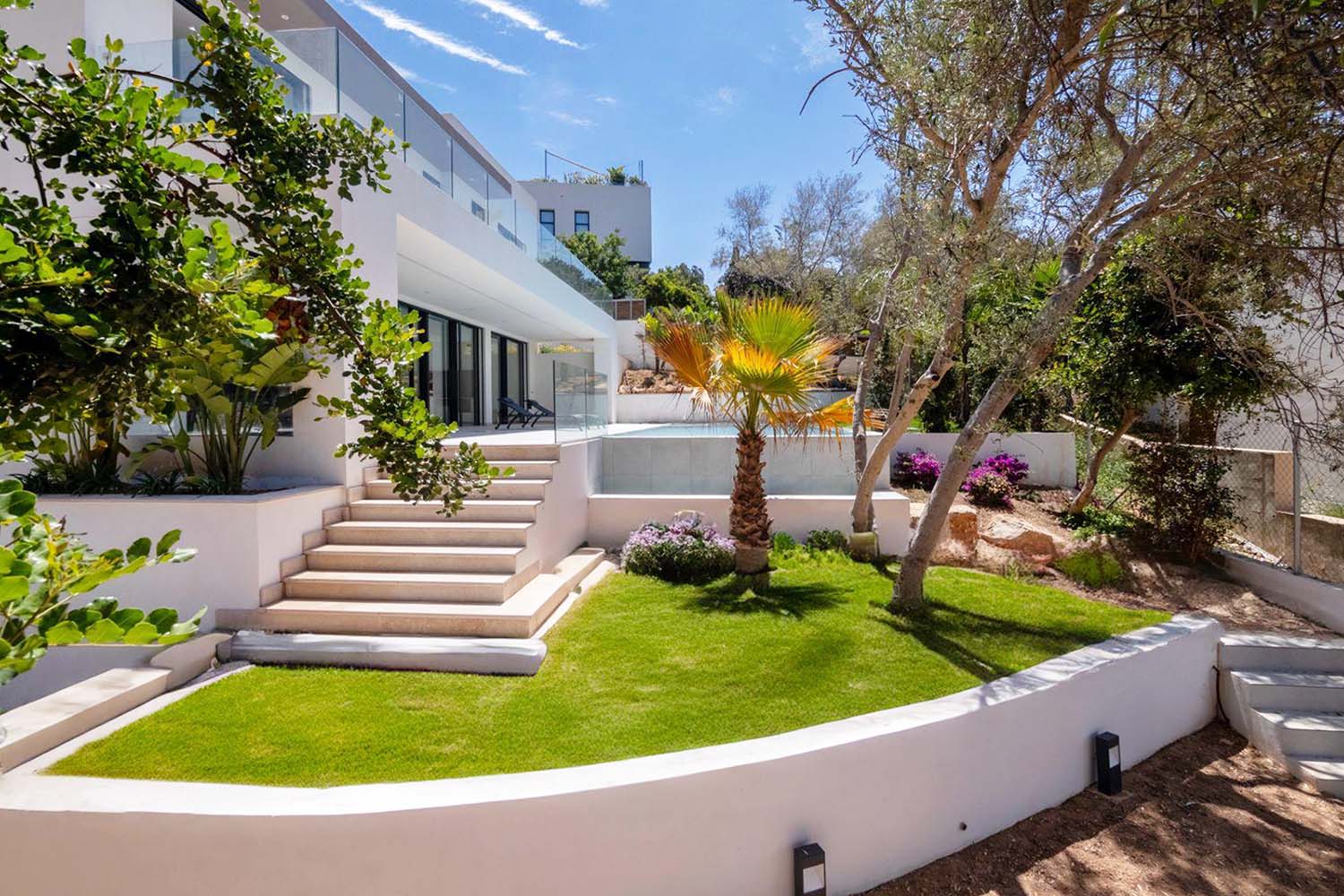 M26079-rent-villa-bendinat-g
