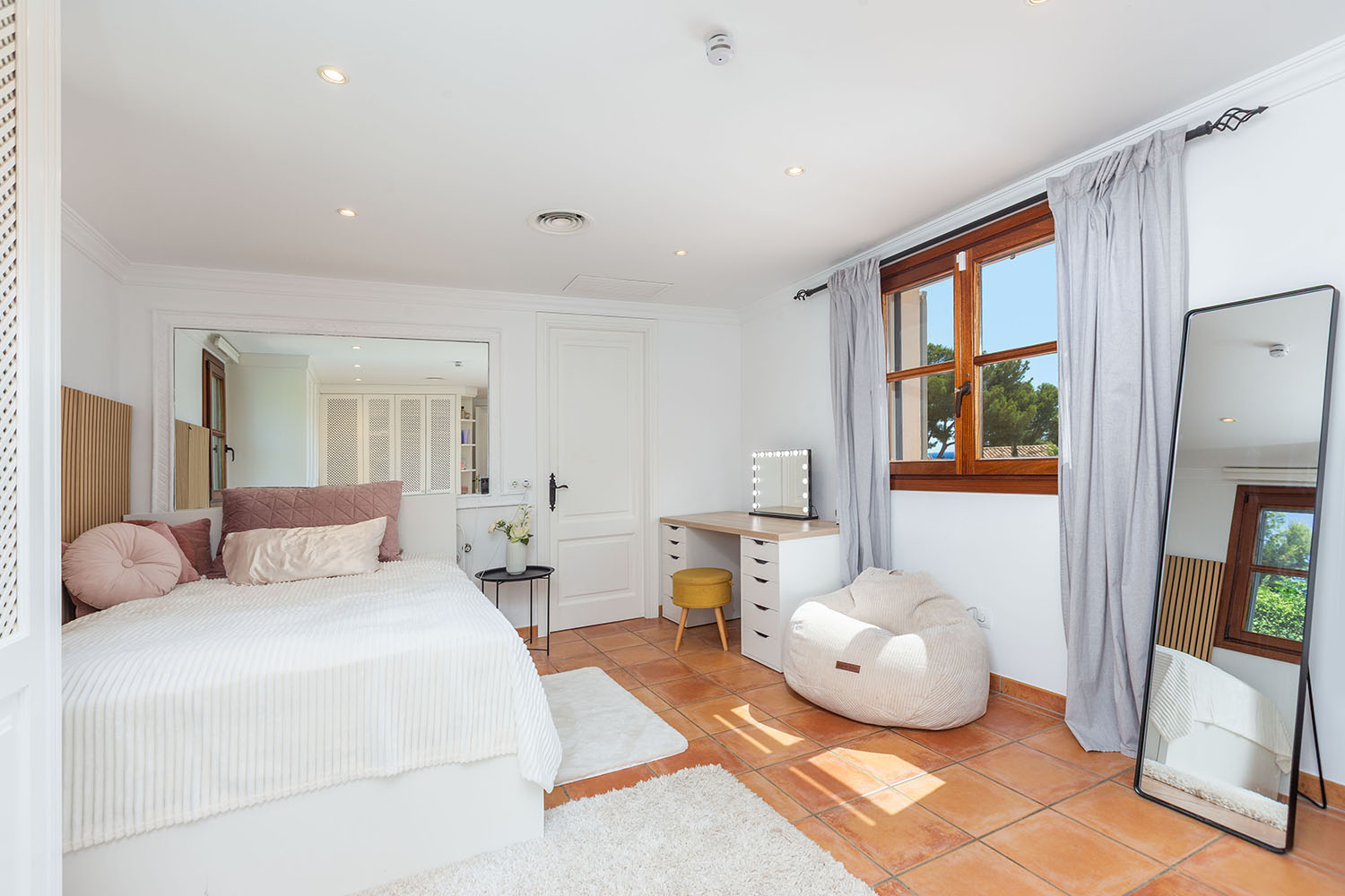 26820-mediterrane-villa-nova-santa-ponsa-mallorca-l