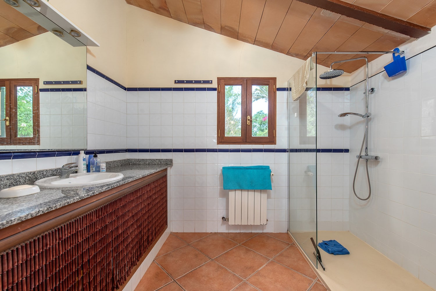 Baño casa de invitados