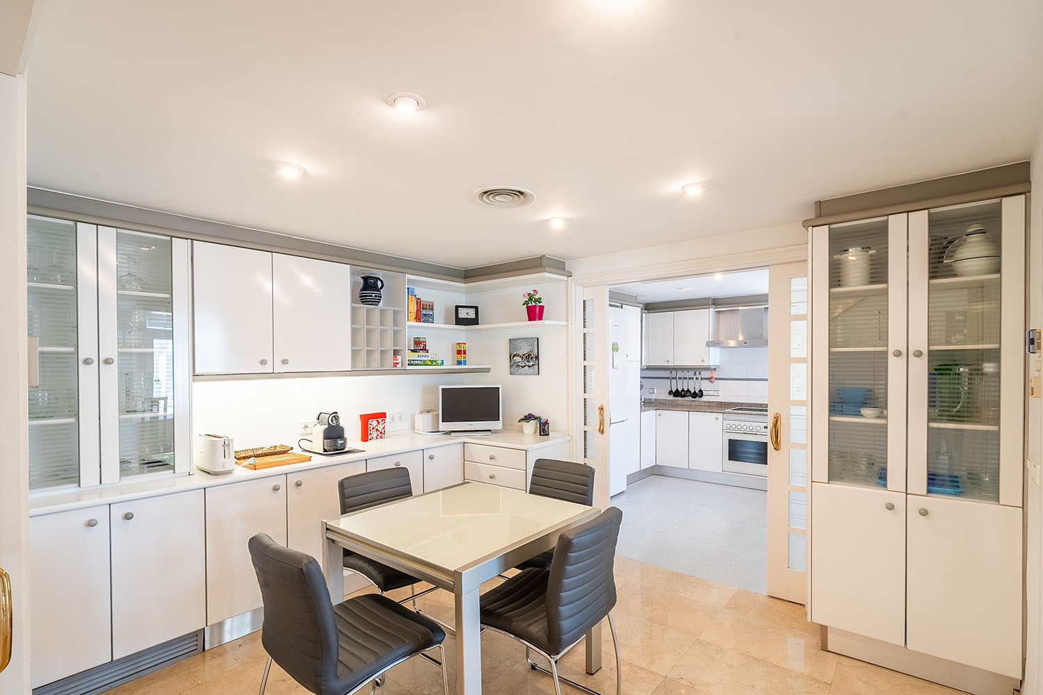 25554-first-line-villa-Badia-Blava-09i