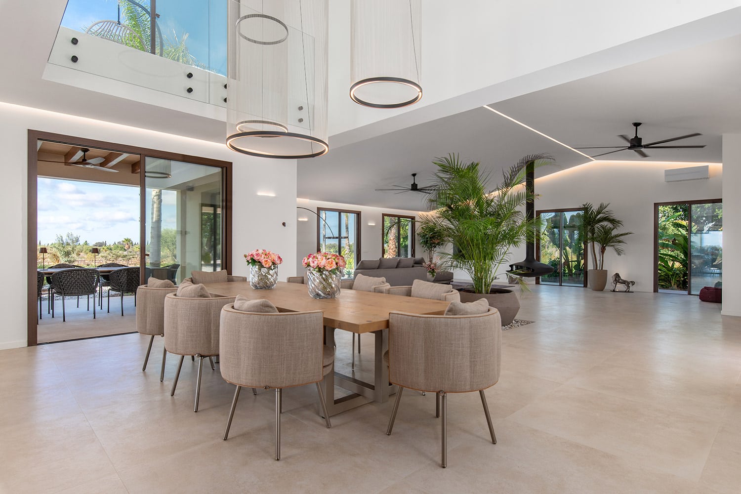 Saläon-comedor abierto