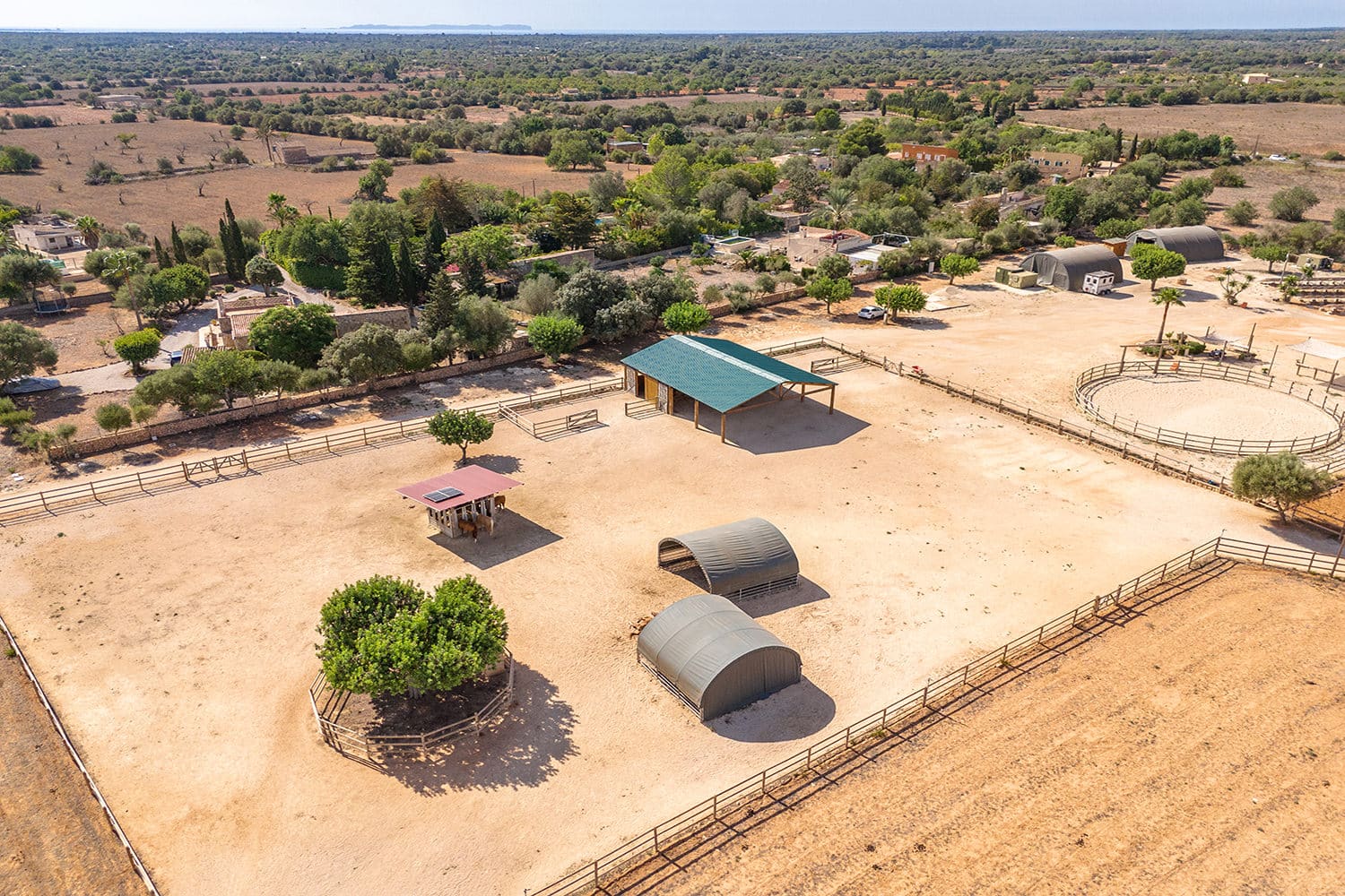 Instalación ecuestre grande