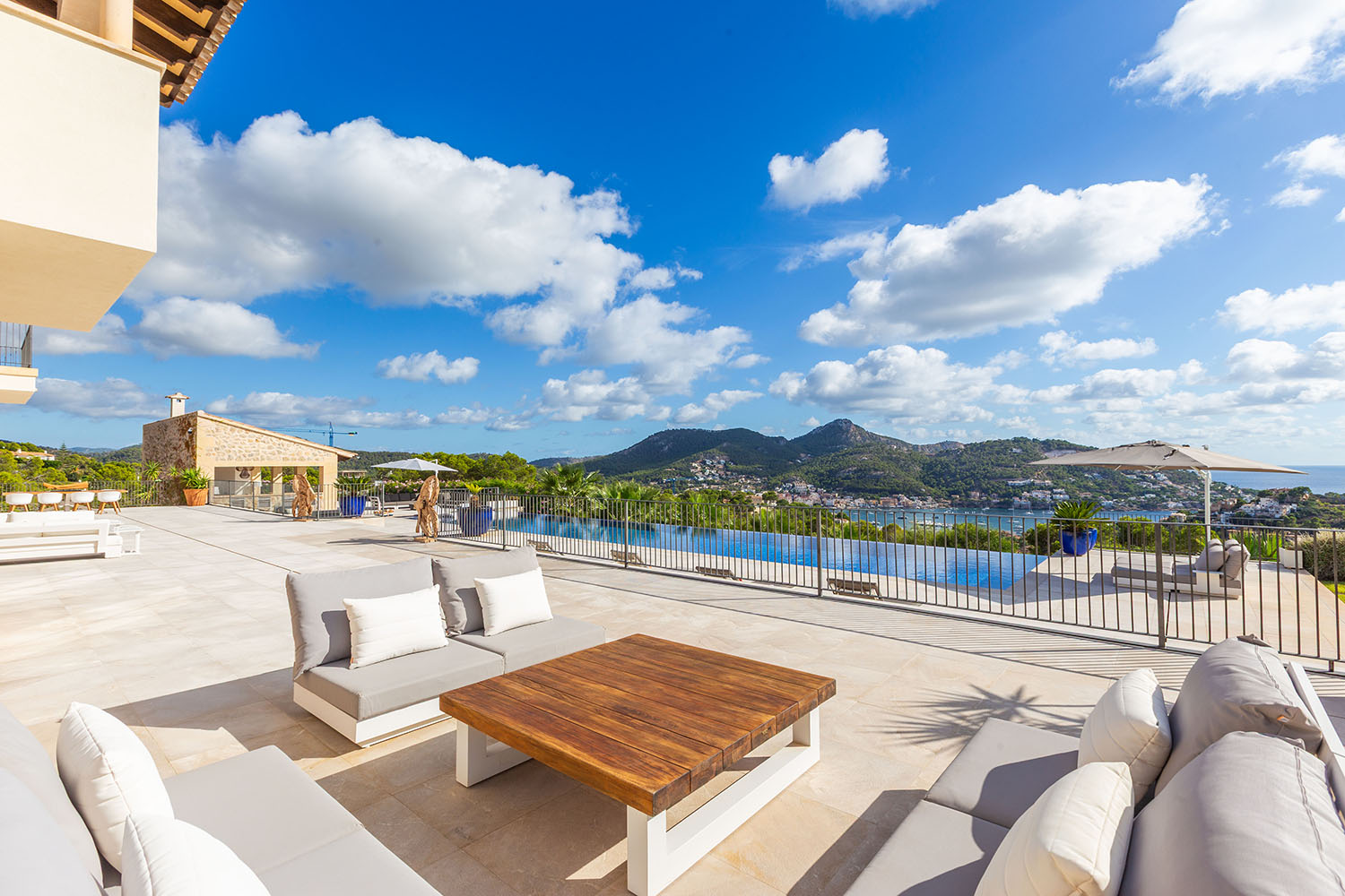 26937s-luxus-villa-mon-port-port-andratx-