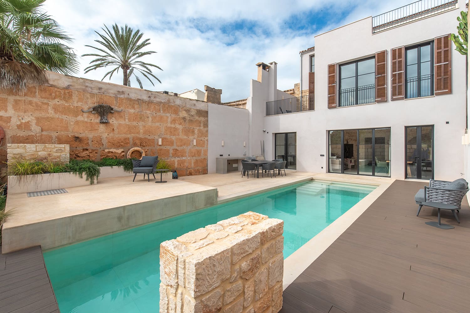 Casa de pueblo moderno en el centro