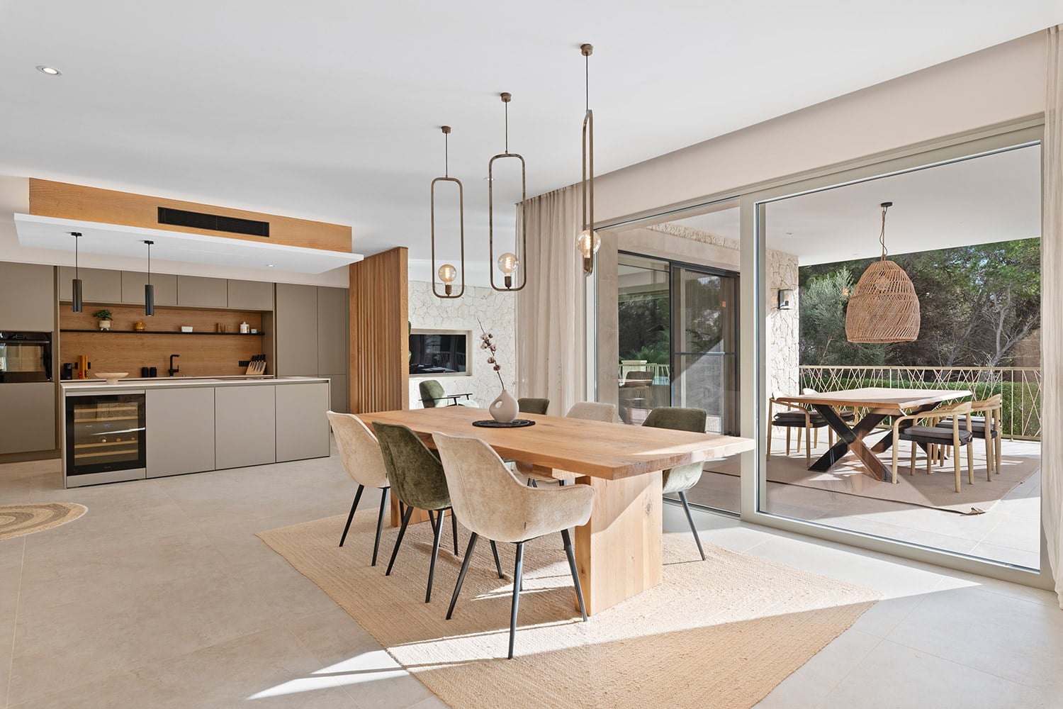 Comedor con acceso a la terraza