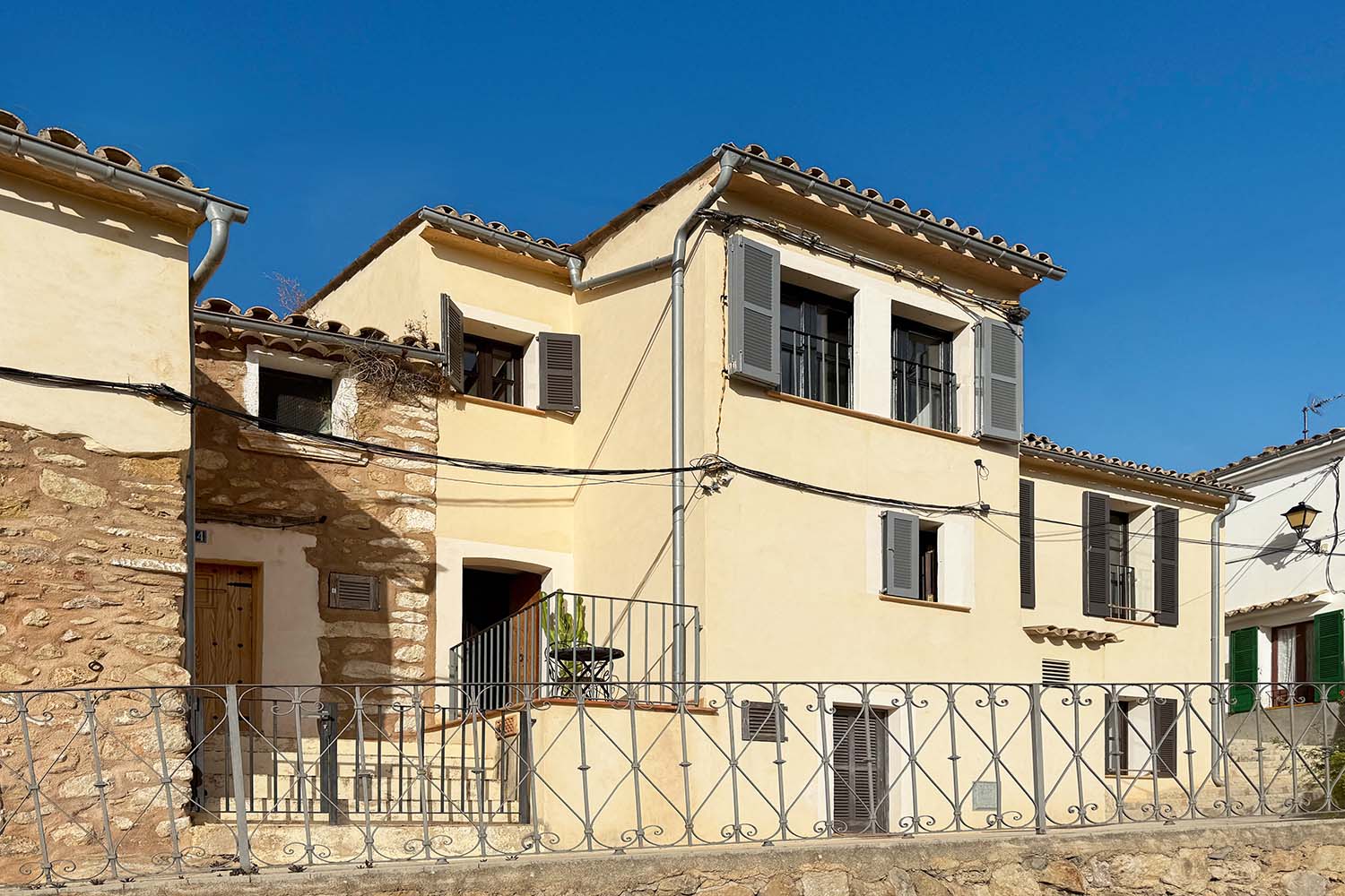 27037-town-house-andratx-n