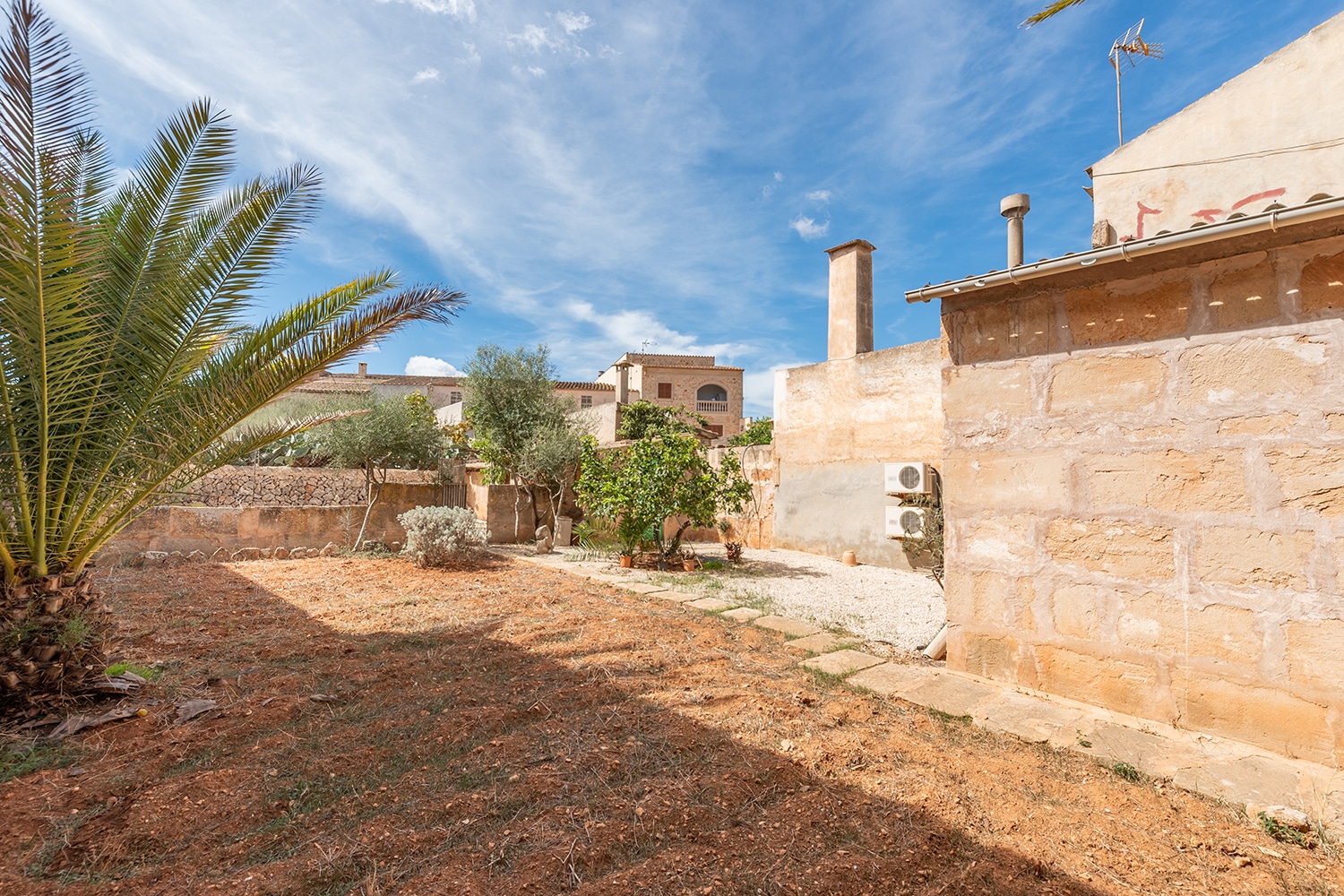 Exclusiva parcela edificable a poca distancia de la plaza del mercado