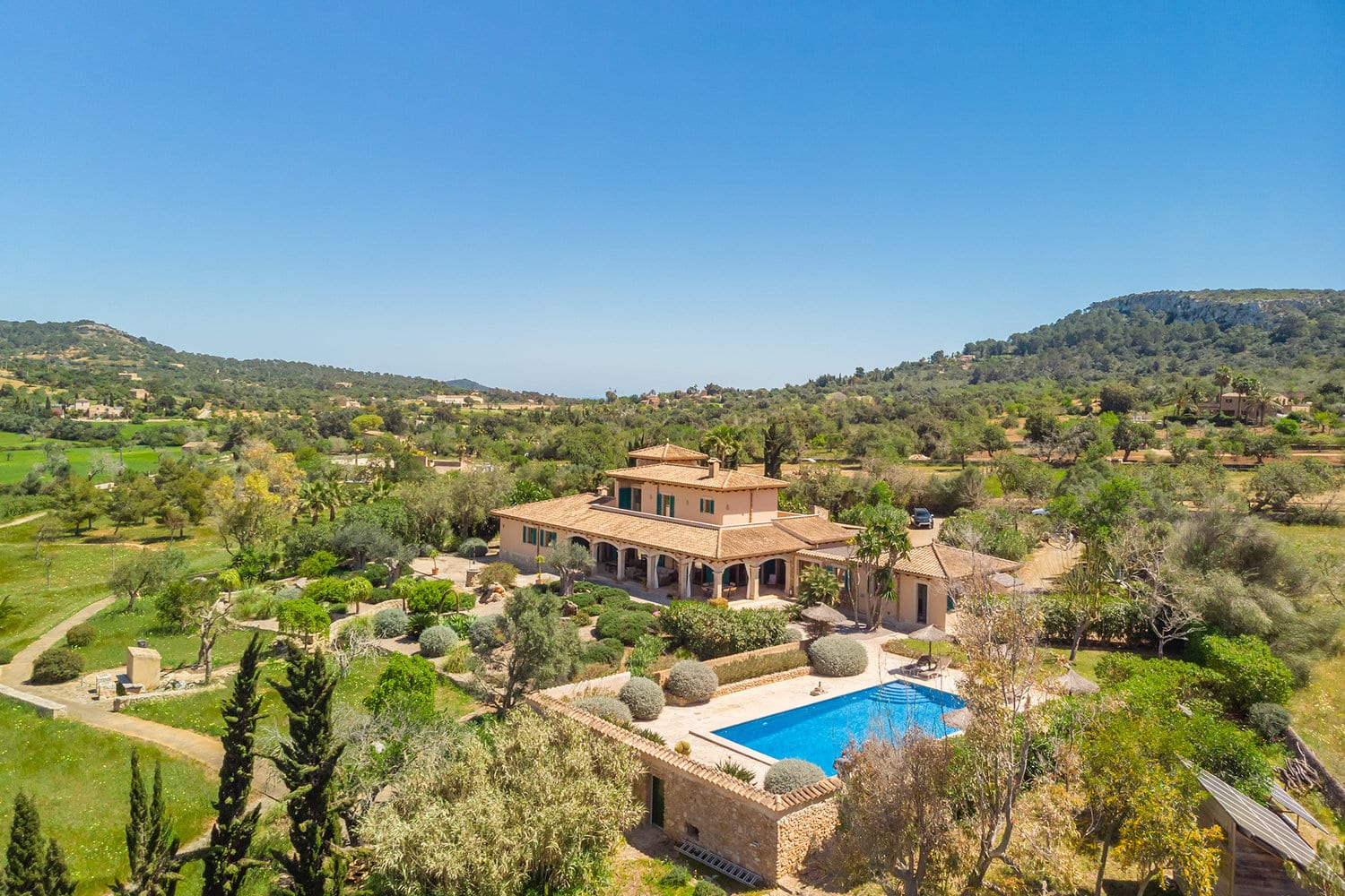 Finca magnífica con piscina rodeada por plena naturaleza en Las Concos