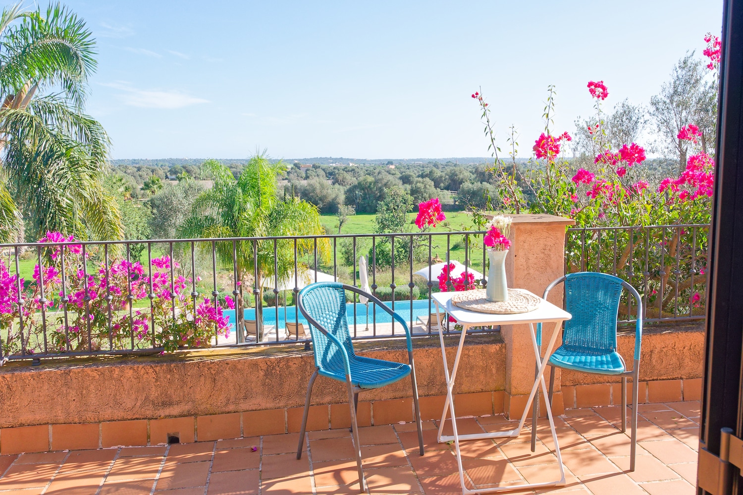 Terraza con vistas a la lejanía