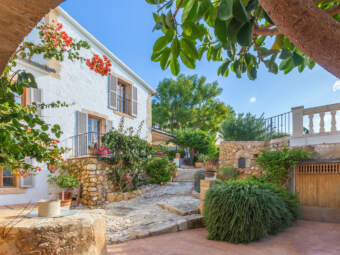 Villa señorial con piscina y jardines cerca de Palma-Ciudad en alquiler