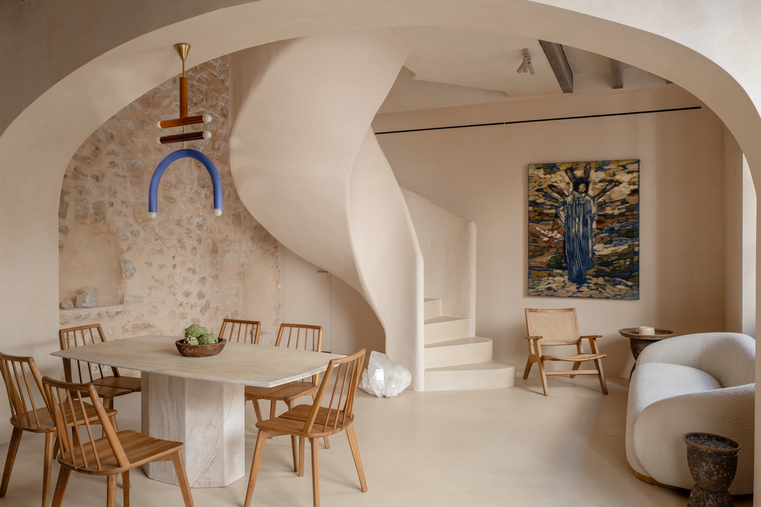 Casa adosada renovada con estilo y un concepto de vida saludable