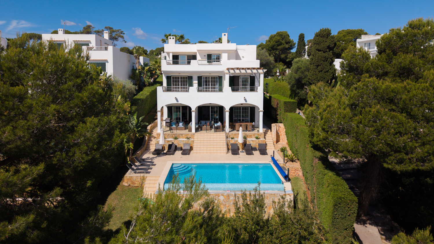Espaciosa villa con licencia vacacional