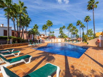 Luminoso chalet con piscina privada en una exclusiva residencia de golf