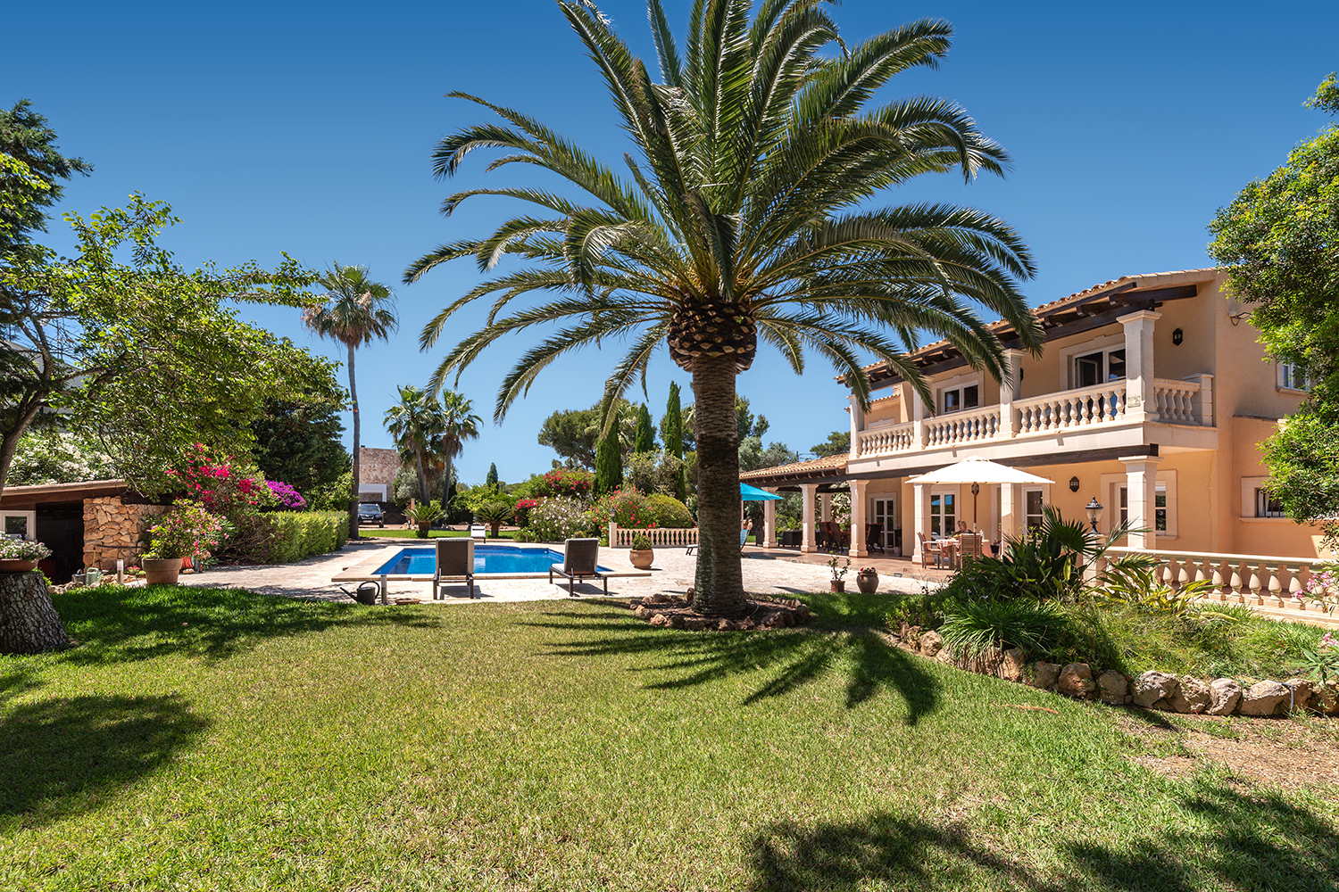 villa con piscina