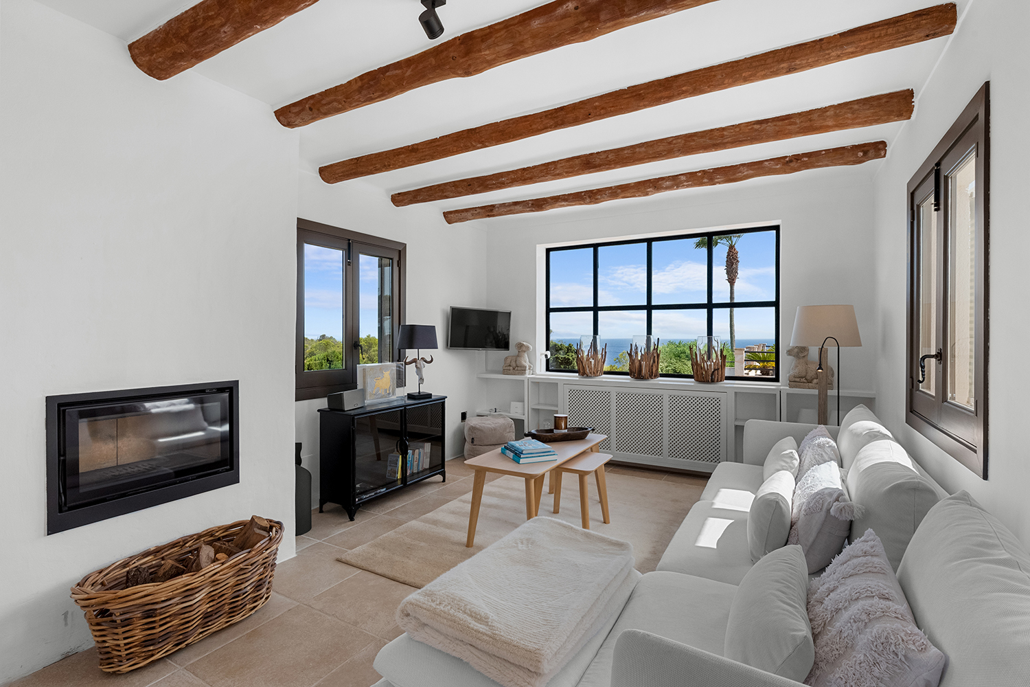 Sala de estar con chimenea