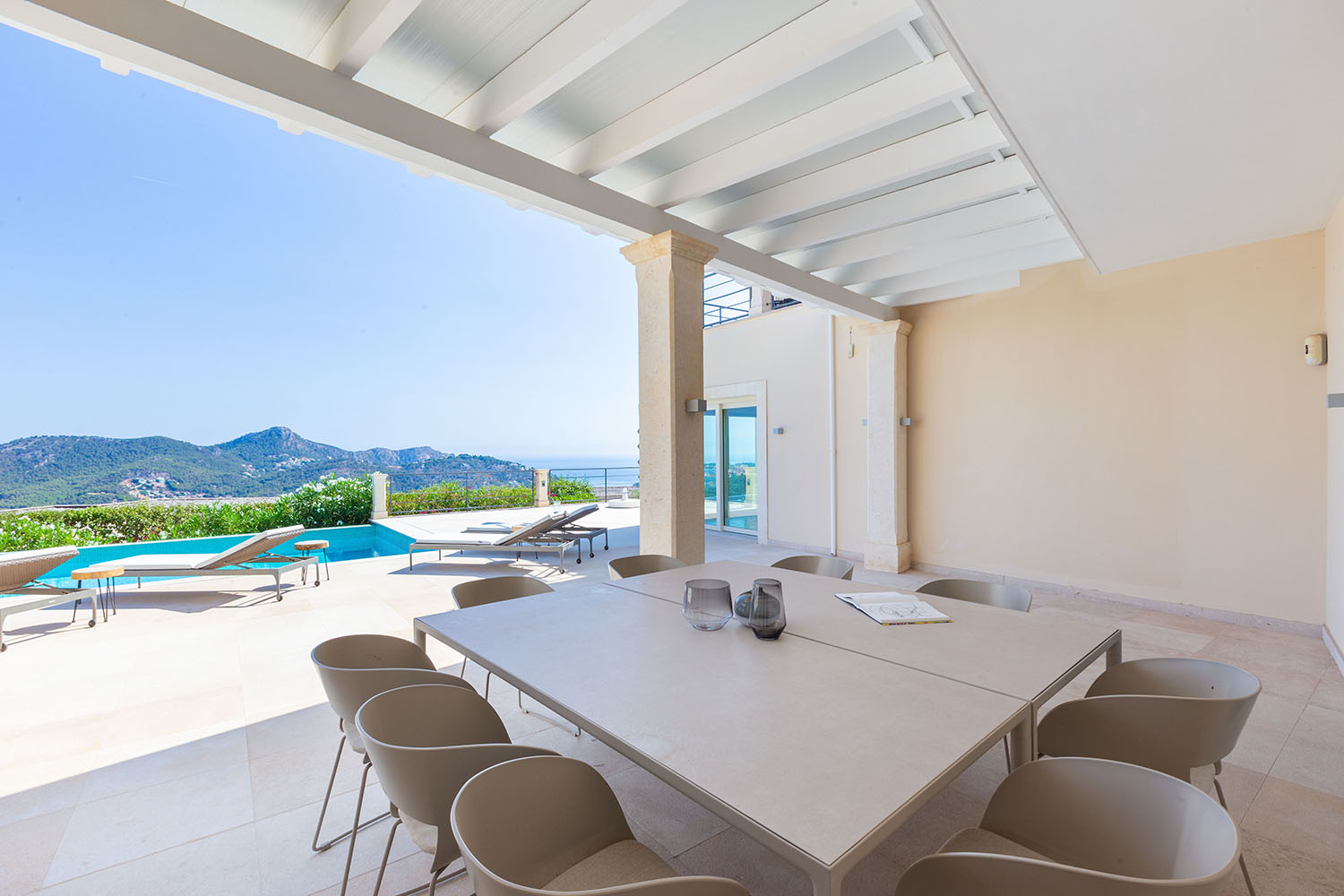 25597-miete-villa-montport-d