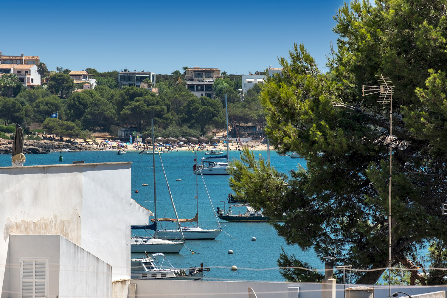 Vistas magníficas a la bahia de Portocolom