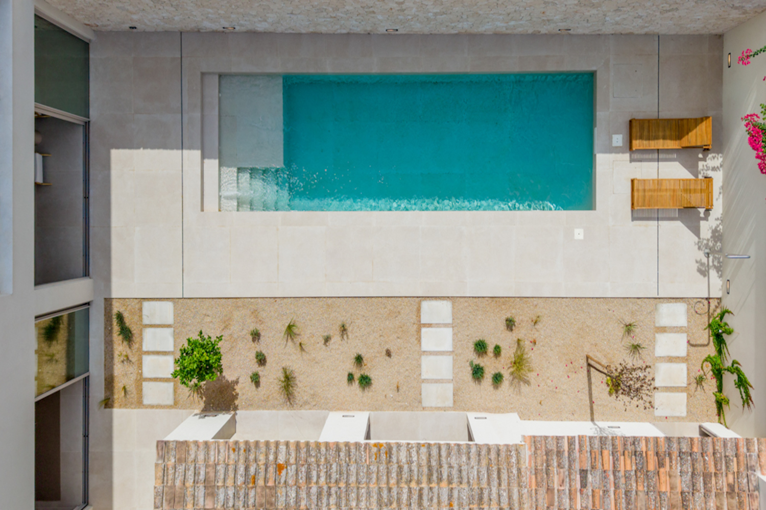 Patio con piscina