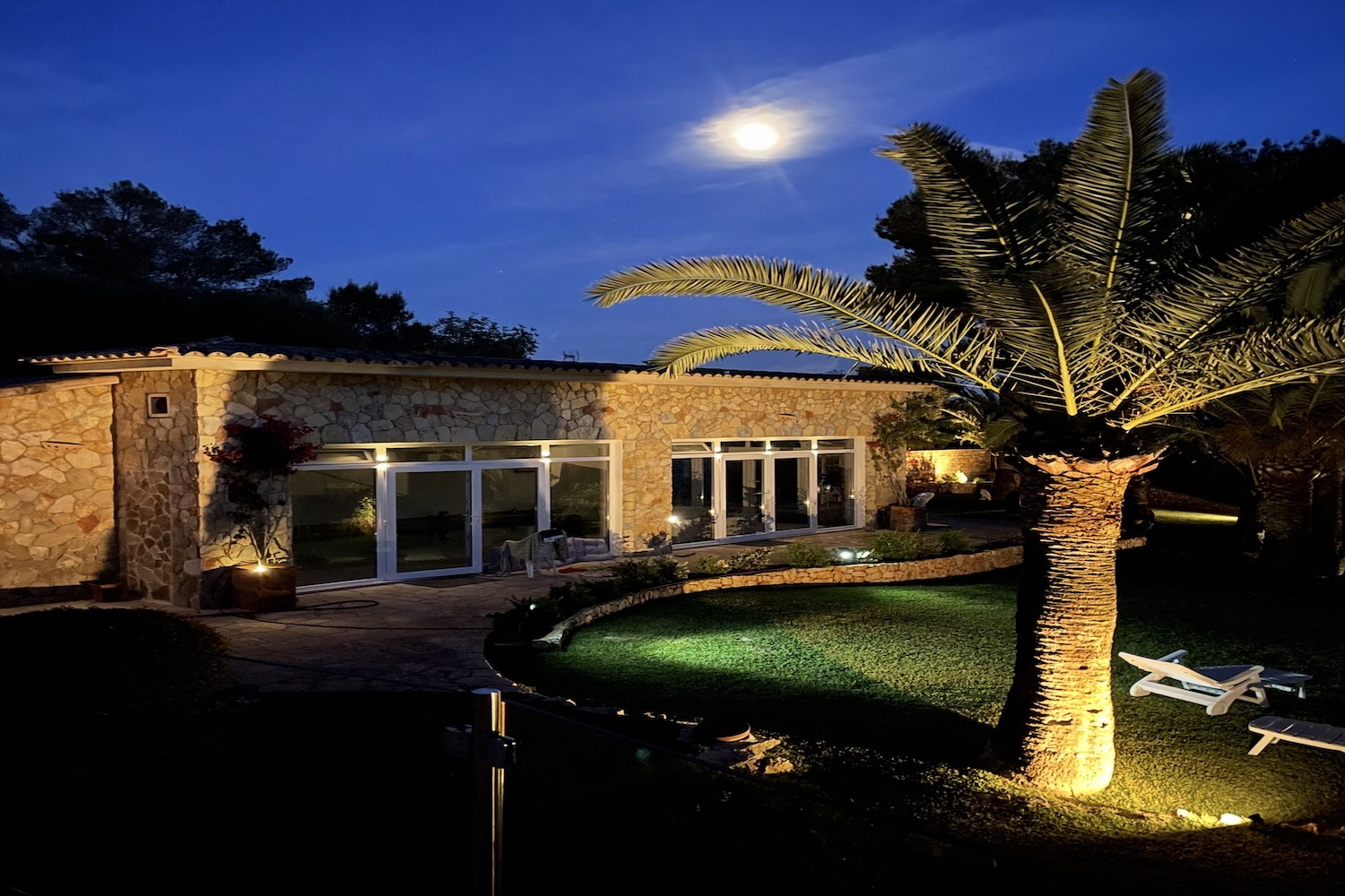 Villa al atardecer